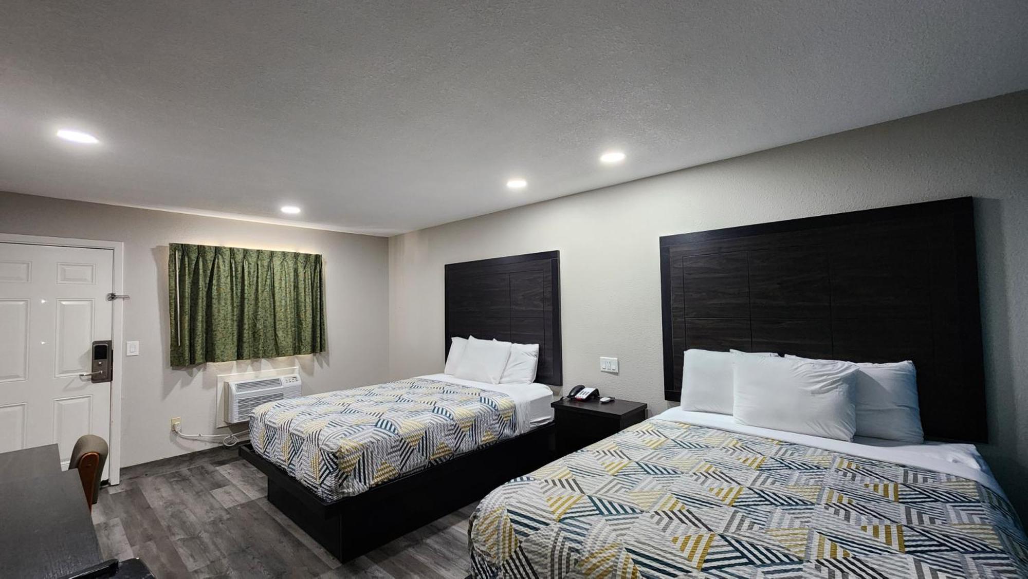 Scottish Inn & Suites Wharton Zewnętrze zdjęcie