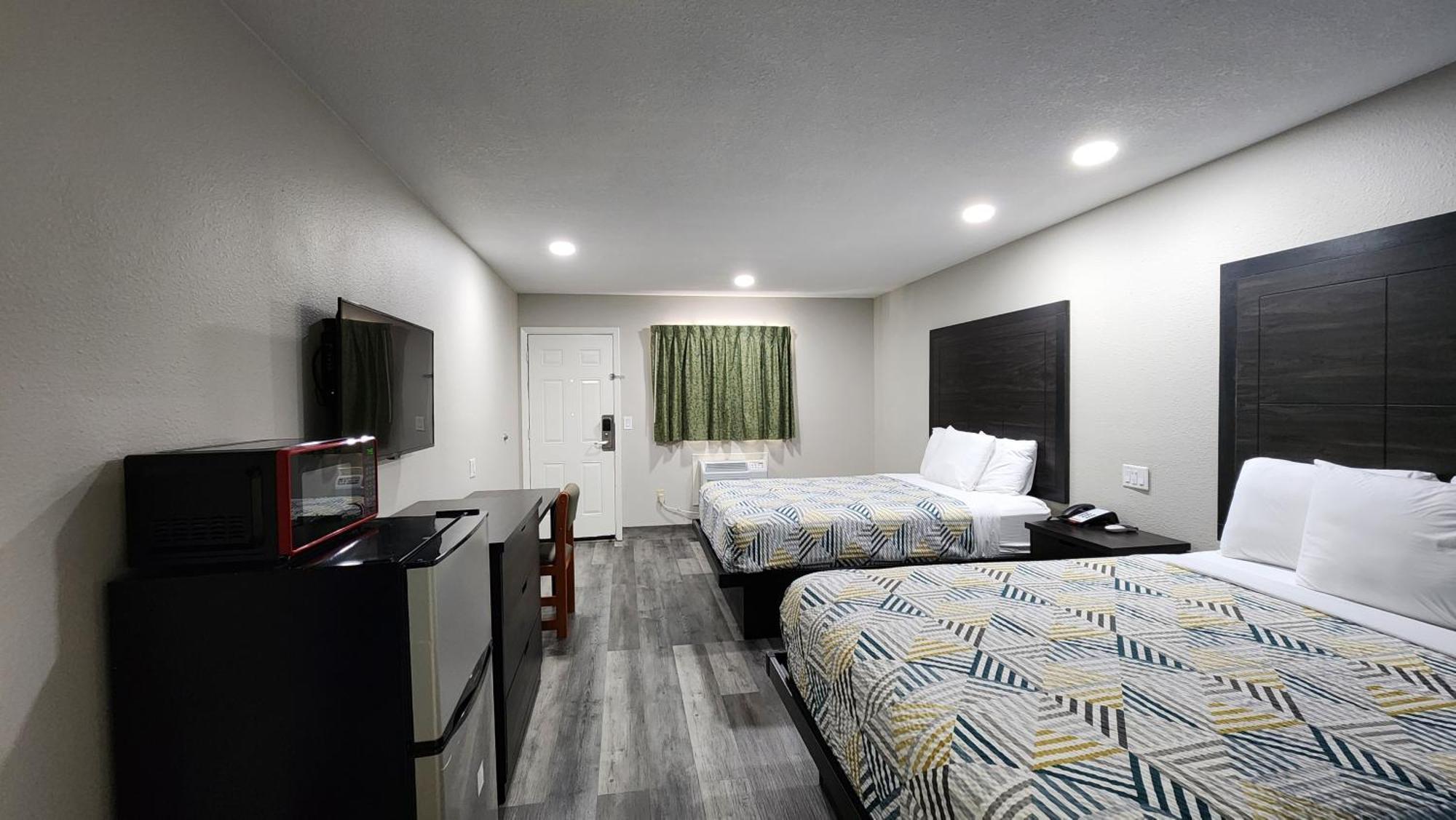 Scottish Inn & Suites Wharton Zewnętrze zdjęcie