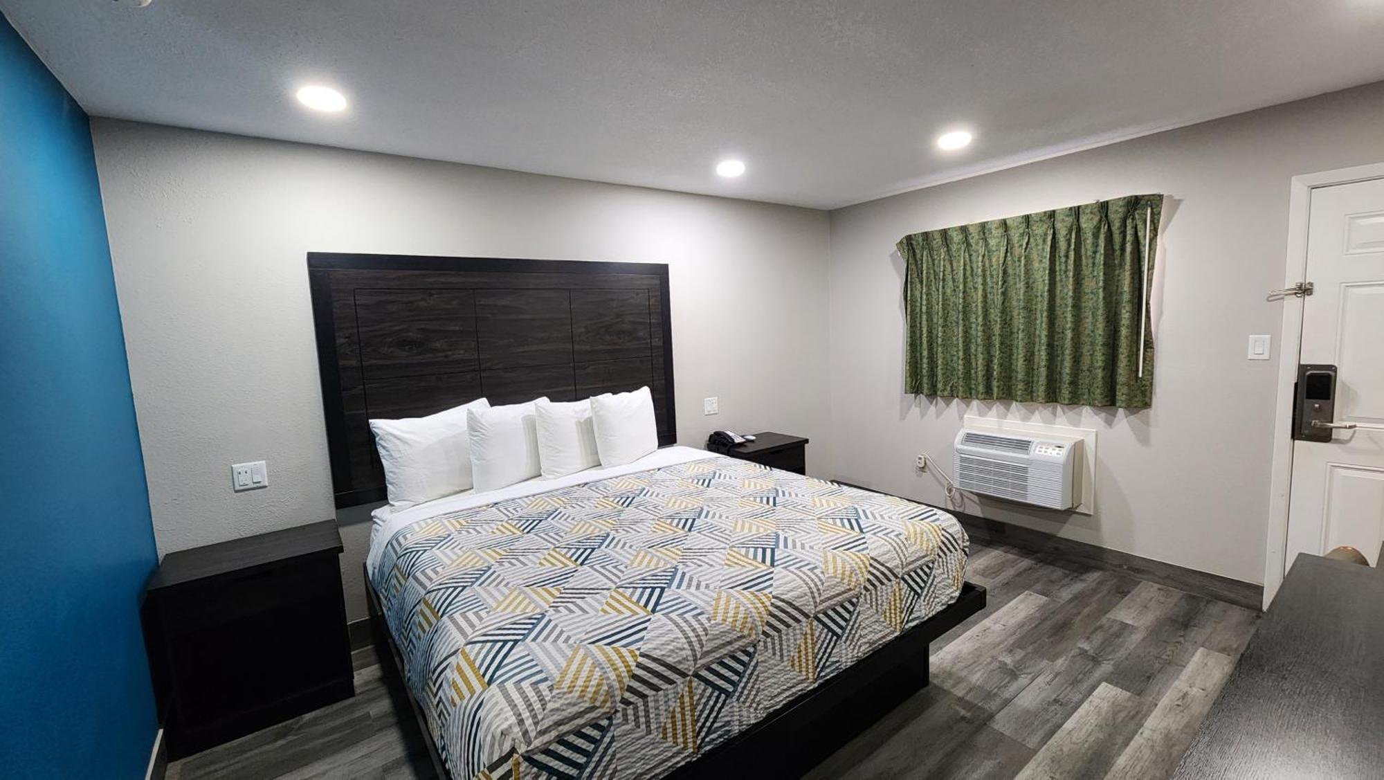 Scottish Inn & Suites Wharton Zewnętrze zdjęcie
